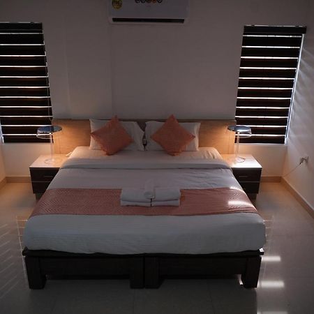 Chandra Inn โกลลัม ภายนอก รูปภาพ