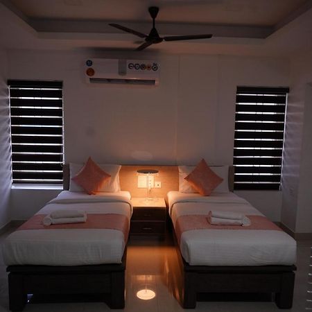 Chandra Inn โกลลัม ภายนอก รูปภาพ