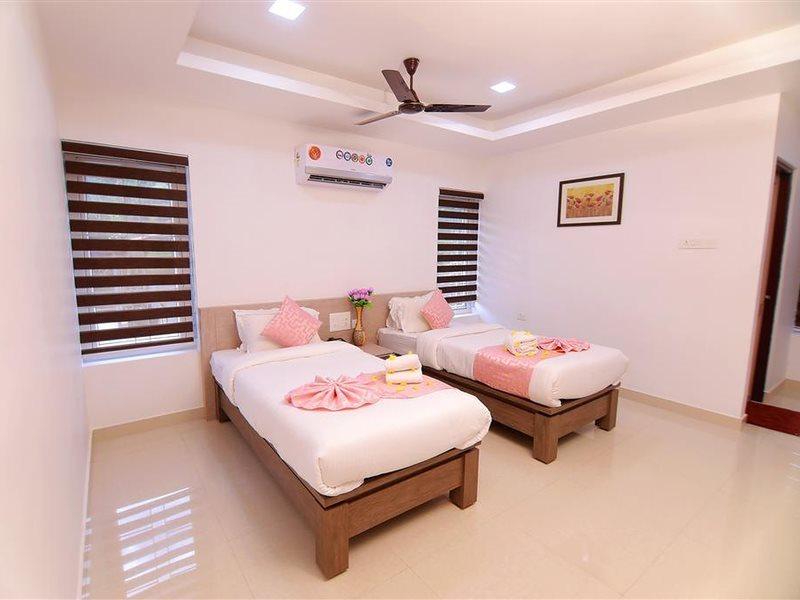 Chandra Inn โกลลัม ภายนอก รูปภาพ