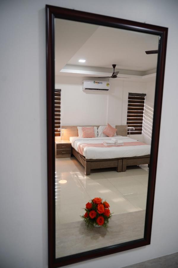 Chandra Inn โกลลัม ภายนอก รูปภาพ