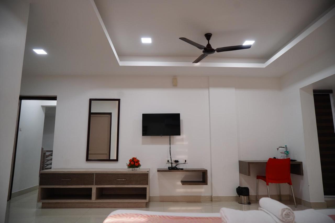Chandra Inn โกลลัม ภายนอก รูปภาพ