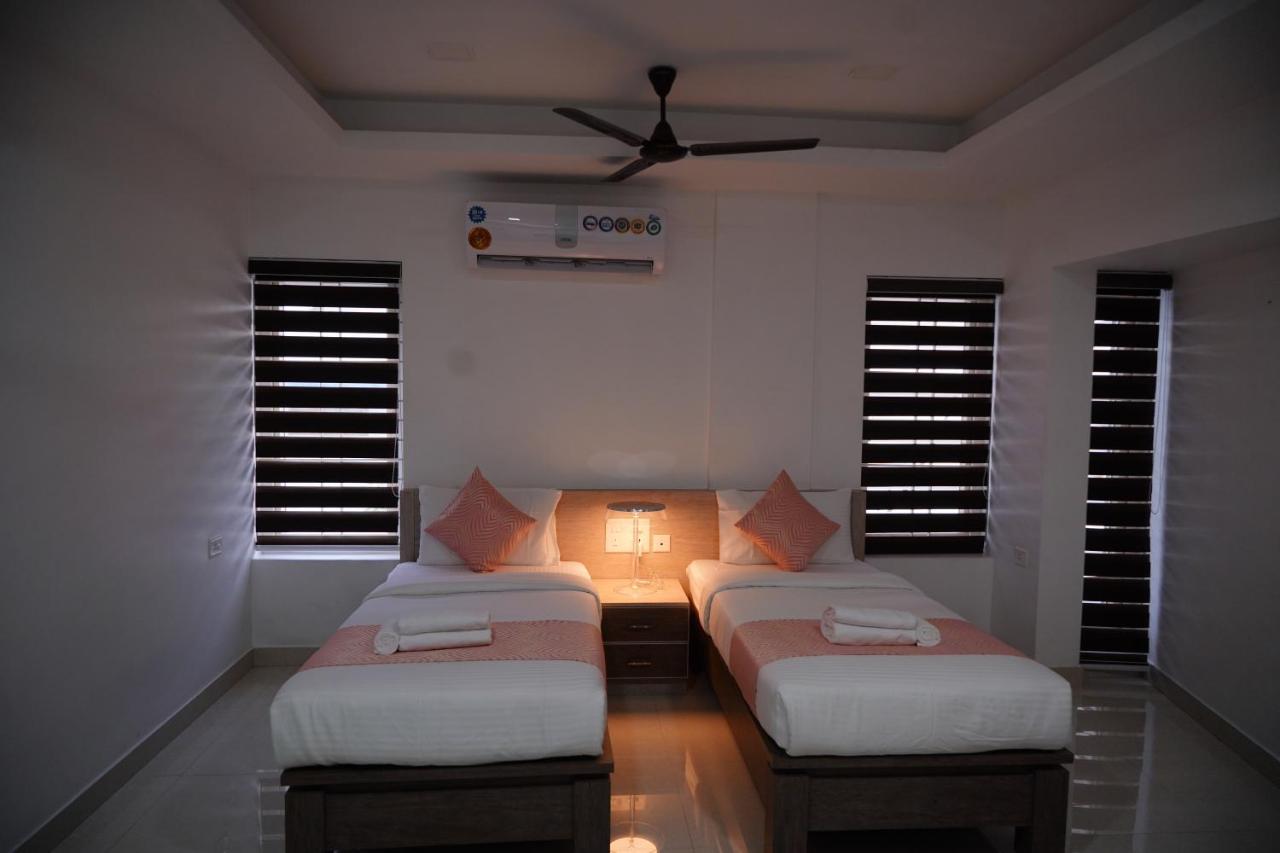 Chandra Inn โกลลัม ภายนอก รูปภาพ