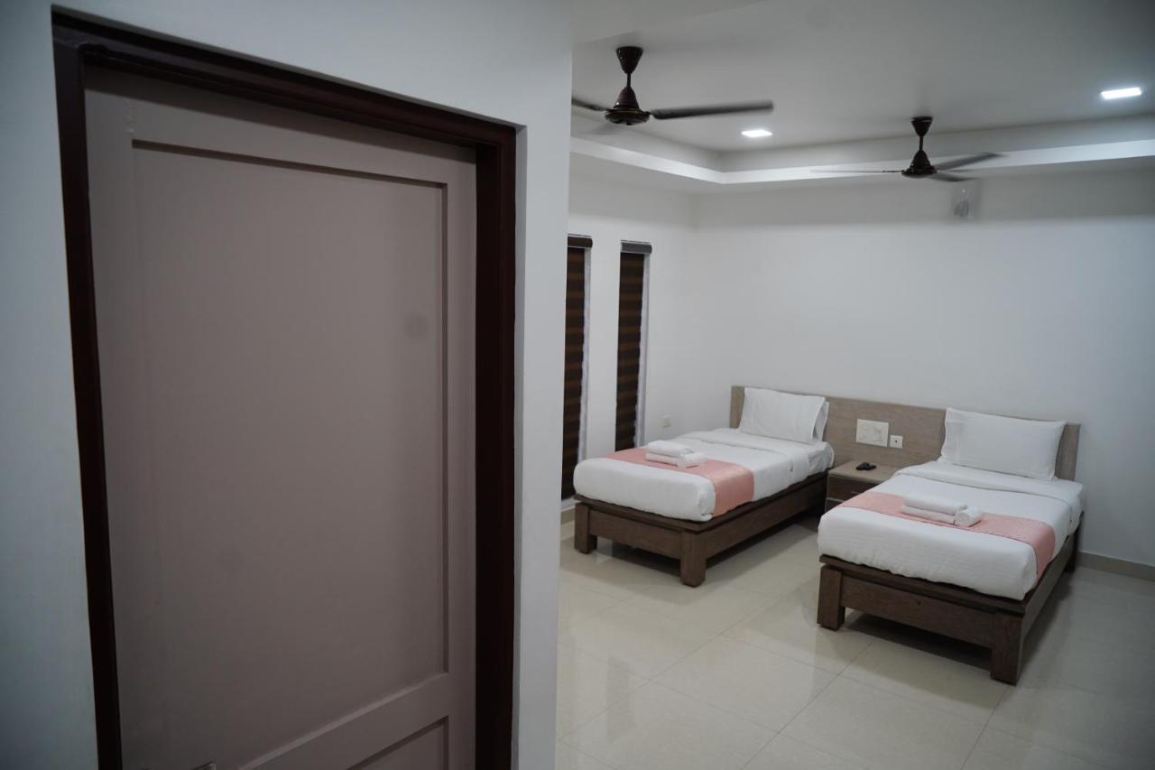 Chandra Inn โกลลัม ภายนอก รูปภาพ